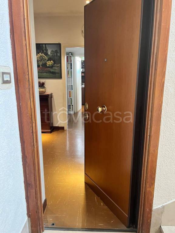 appartamento in vendita a Roma in zona Ardeatino