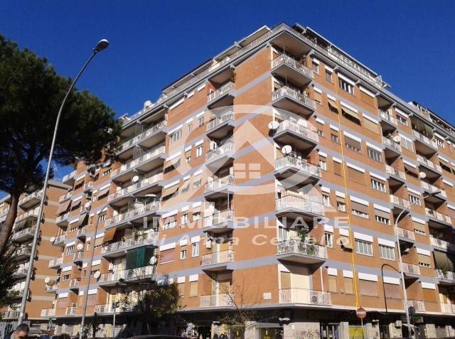 ufficio in vendita a Roma in zona Prenestino-Centocelle