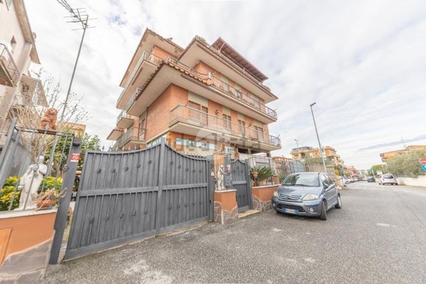 appartamento in vendita a Roma in zona Tor Vergata/Torrenova