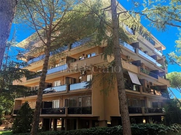 appartamento in vendita a Roma in zona Mostacciano