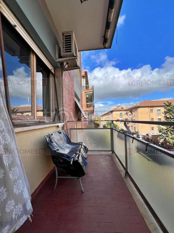 appartamento in vendita a Roma in zona Appio Claudio