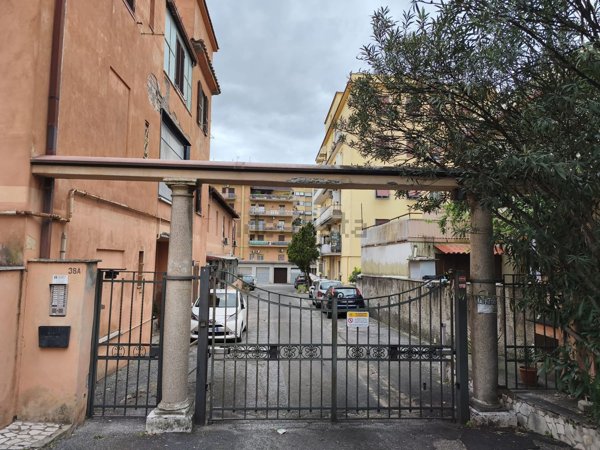 appartamento in vendita a Roma in zona Torre Maura