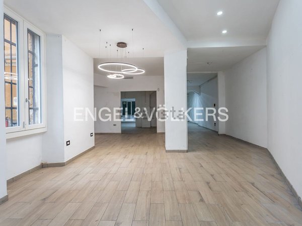 locale commerciale in vendita a Roma in zona Della Vittoria