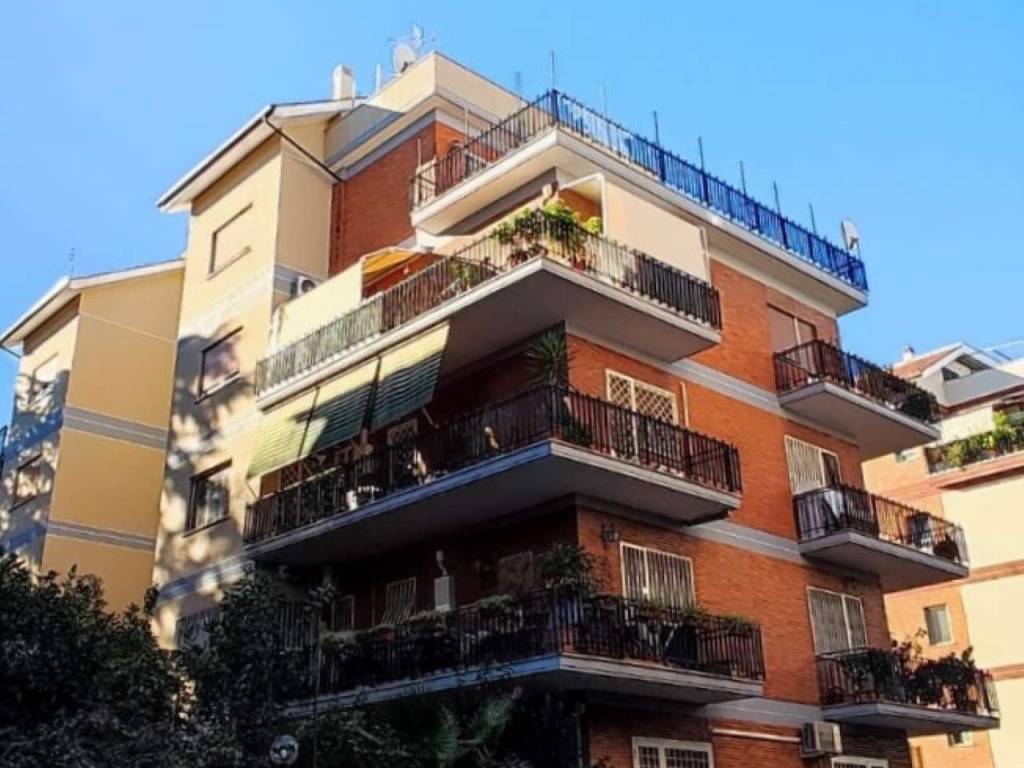 appartamento in vendita a Roma in zona Portuense