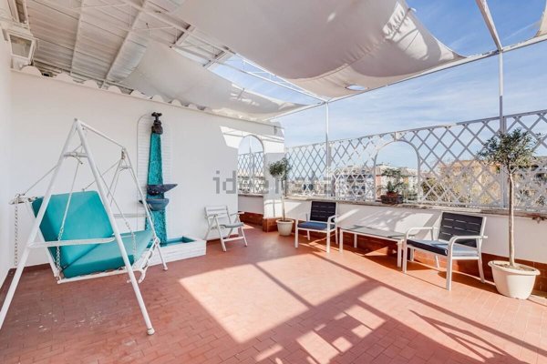 casa indipendente in vendita a Roma