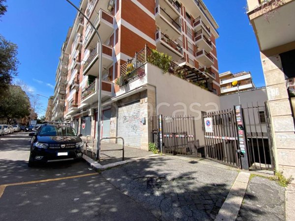 locale di sgombero in vendita a Roma in zona Appio Claudio