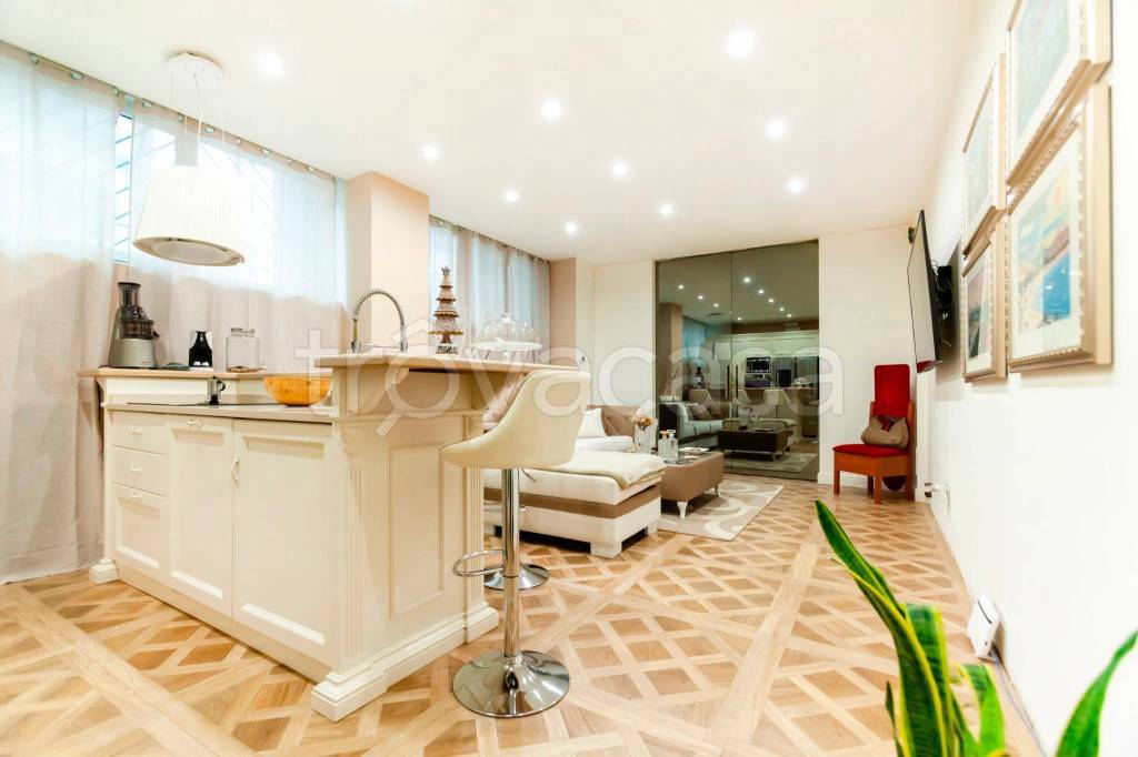 appartamento in vendita a Roma in zona Torrino