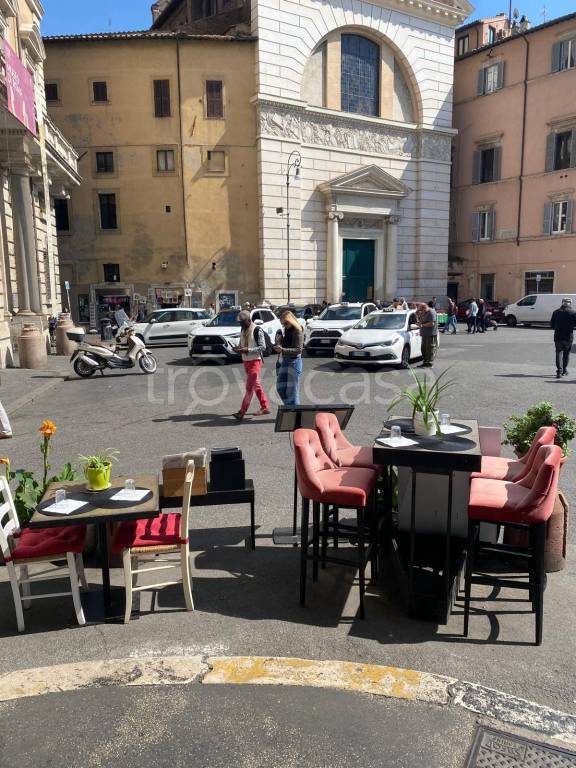 negozio in vendita a Roma in zona Parione/Sant'Eustachio