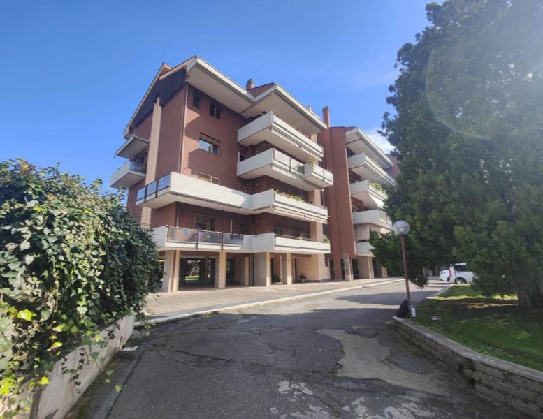 appartamento in vendita a Roma in zona Appio Claudio