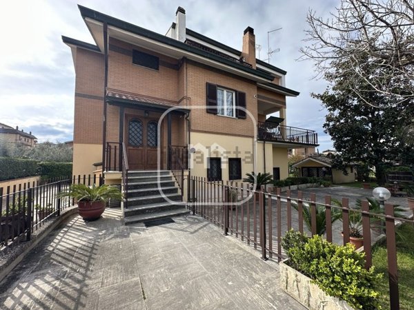 appartamento in vendita a Roma in zona Finocchio