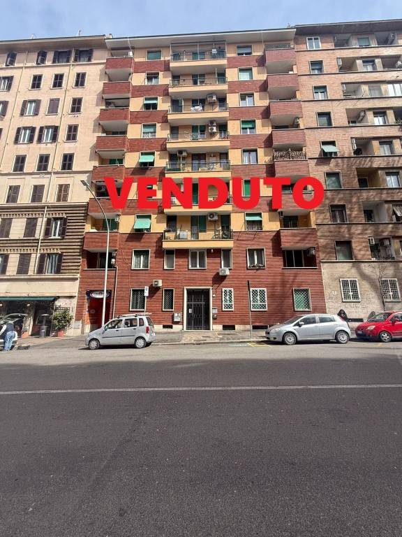 appartamento in vendita a Roma in zona Appio Latino