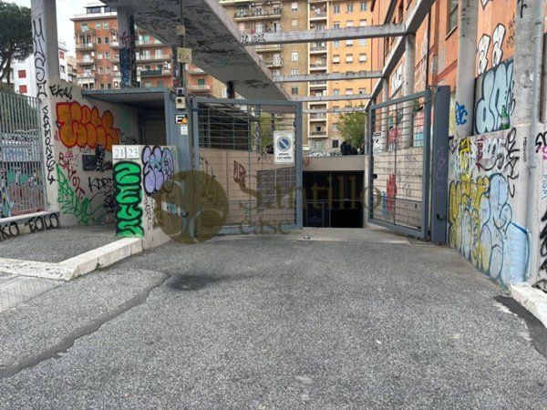 appartamento in vendita a Roma in zona Tuscolano