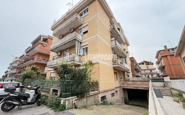 negozio in vendita a Roma in zona Ottavia