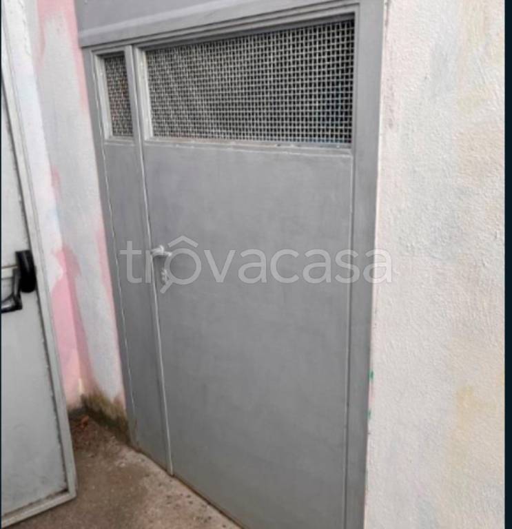 locale commerciale in vendita a Roma in zona Collatino