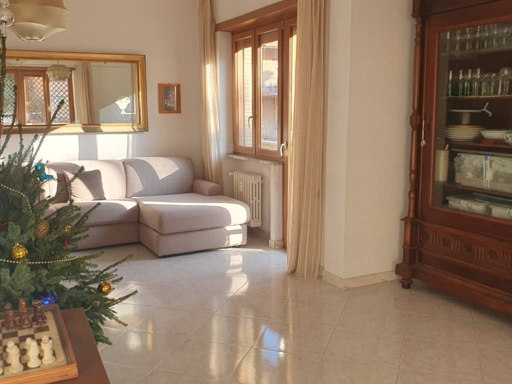 appartamento in vendita a Roma in zona Ostia