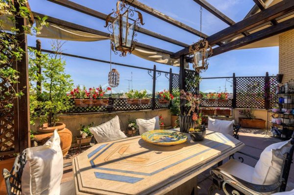 appartamento in vendita a Roma in zona Tomba di Nerone