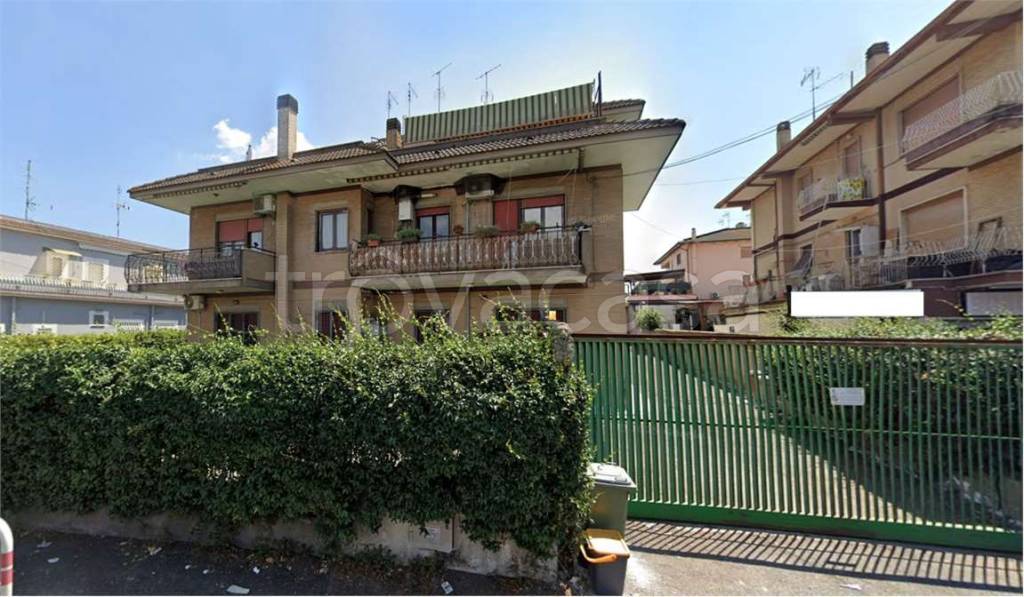 appartamento in vendita a Roma in zona Settecamini