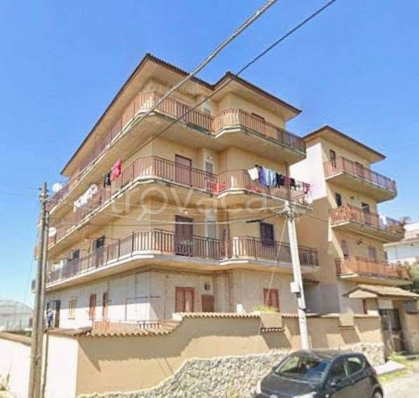 appartamento in vendita a Roma in zona Finocchio