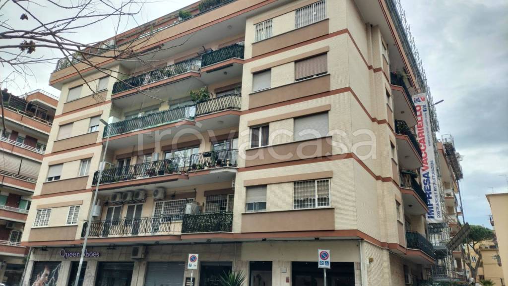 appartamento in vendita a Roma in zona Ostia