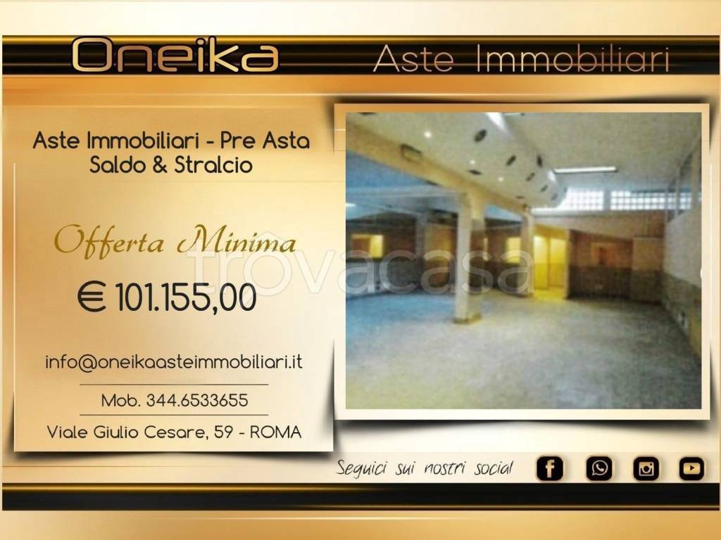 ufficio in vendita a Roma in zona Finocchio