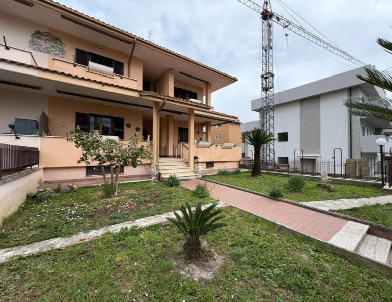 casa indipendente in vendita a Roma in zona Casalotti