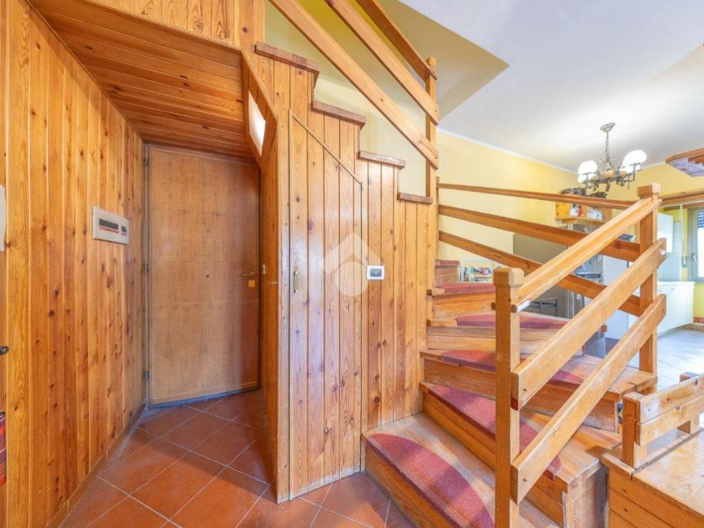 appartamento in vendita a Roma in zona Torre Angela