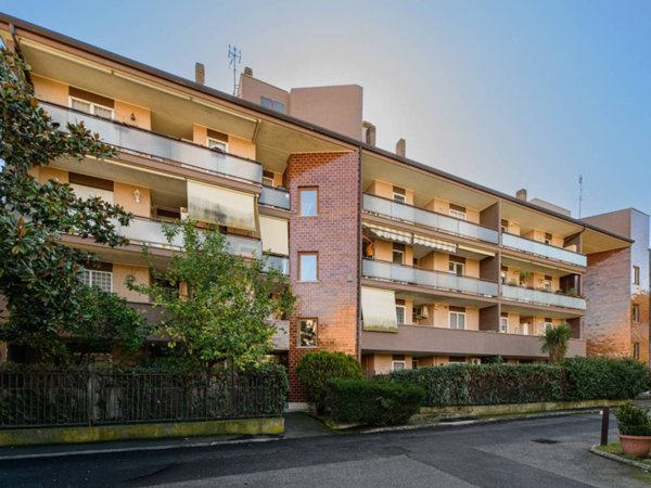 appartamento in vendita a Roma in zona Tor di Quinto