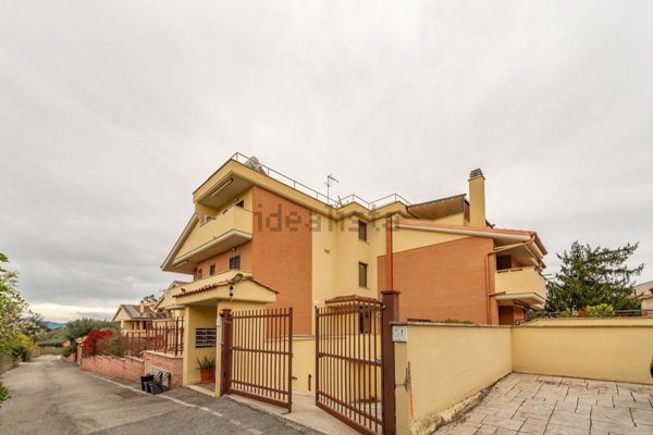 appartamento in vendita a Roma in zona Casal Morena