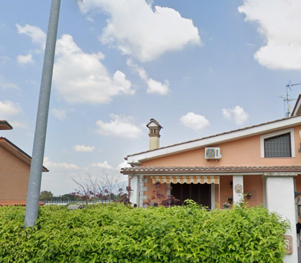 appartamento in vendita a Roma in zona Lunghezza