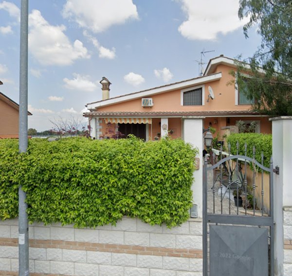 appartamento in vendita a Roma in zona Lunghezza