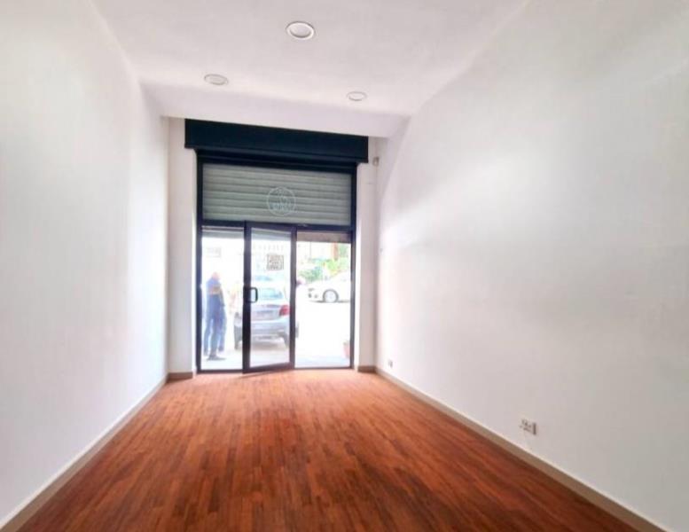locale commerciale in vendita a Roma in zona Collatino
