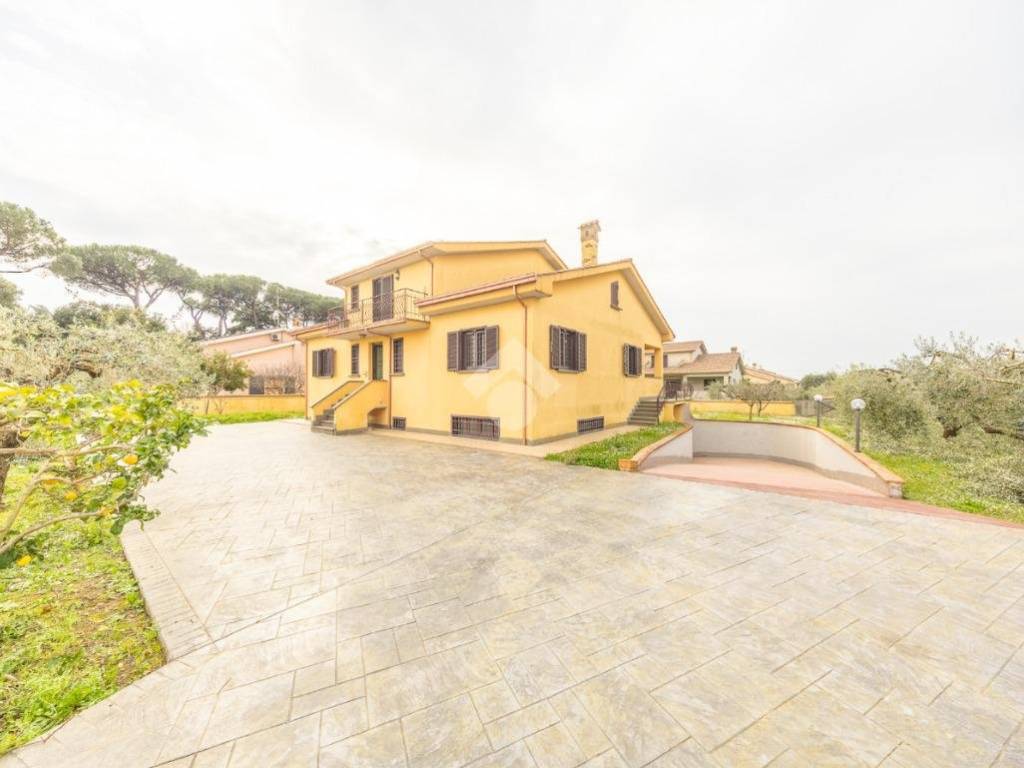 casa indipendente in vendita a Roma in zona Trigoria