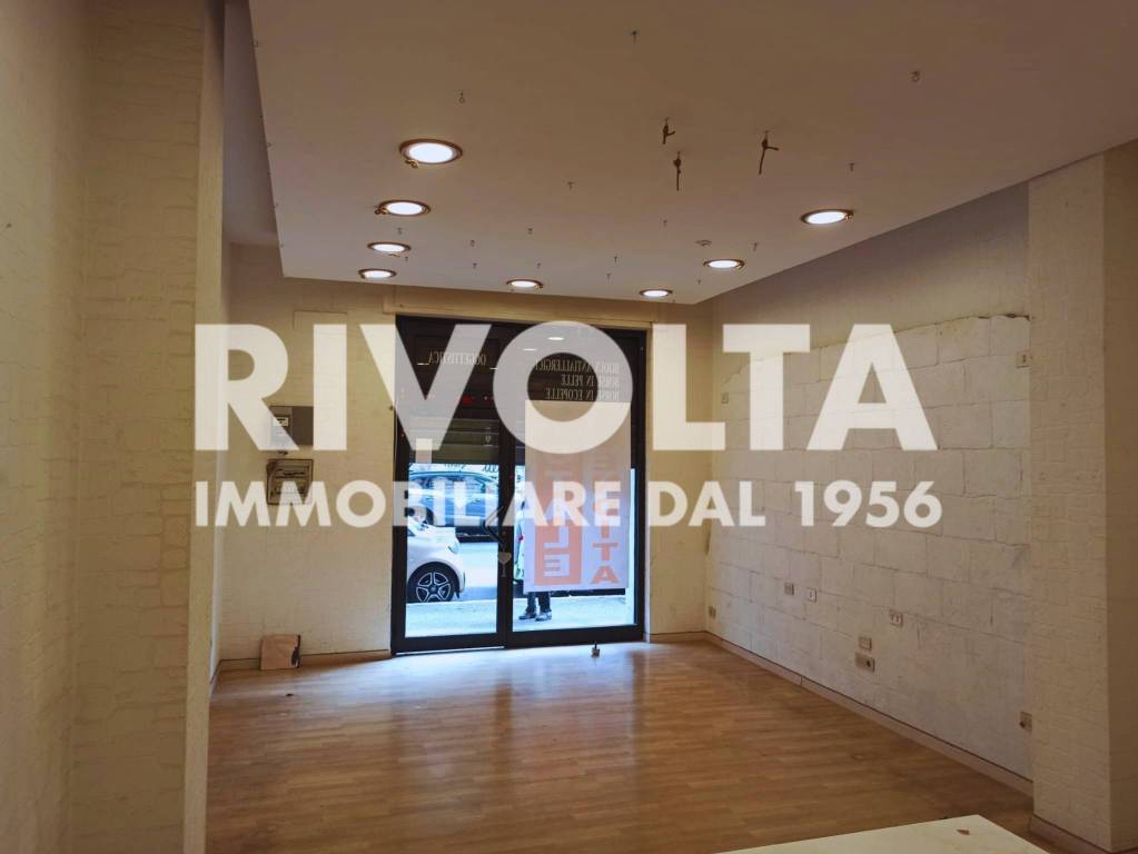 negozio in vendita a Roma in zona Monte Sacro/Talenti