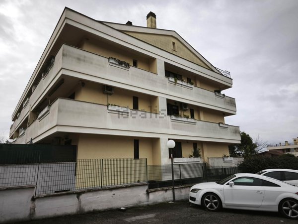 appartamento in vendita a Roma in zona Massimina/Casal Lumbroso