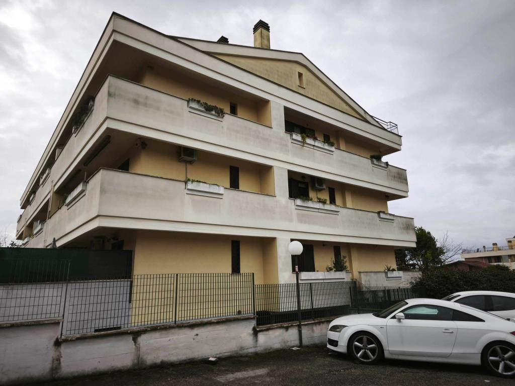 appartamento in vendita a Roma in zona Massimina/Casal Lumbroso