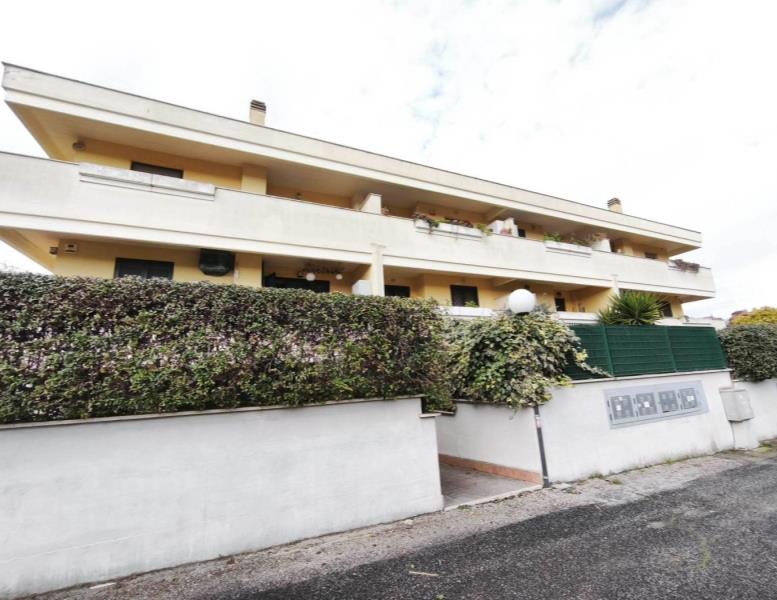 appartamento in vendita a Roma in zona Massimina/Casal Lumbroso