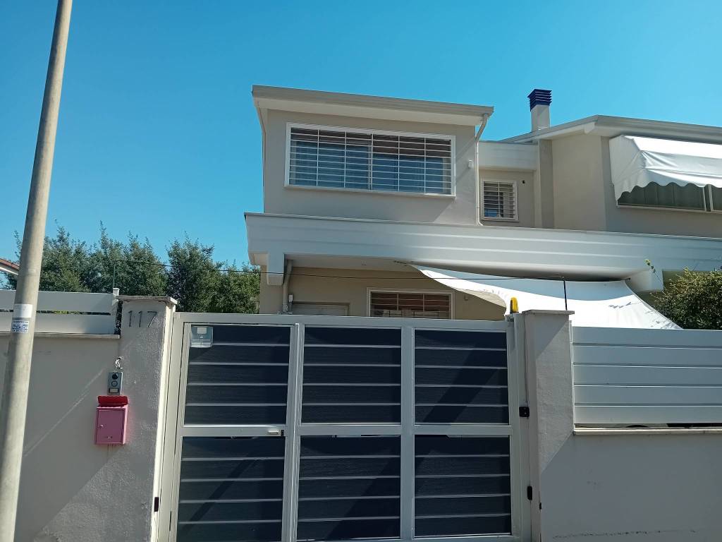 casa indipendente in vendita a Roma in zona Infernetto