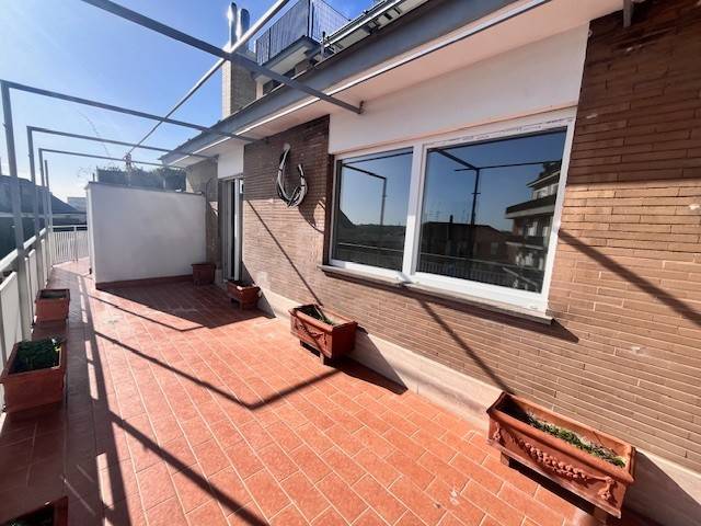 appartamento in vendita a Roma in zona Celio