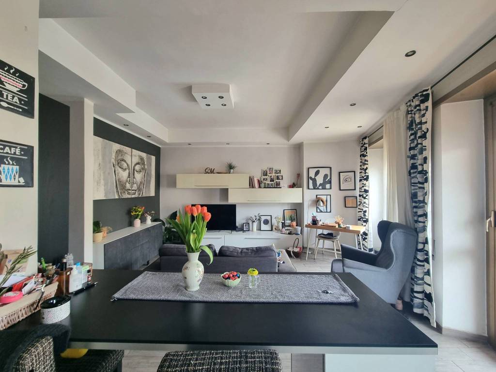 appartamento in vendita a Roma in zona Appio Claudio