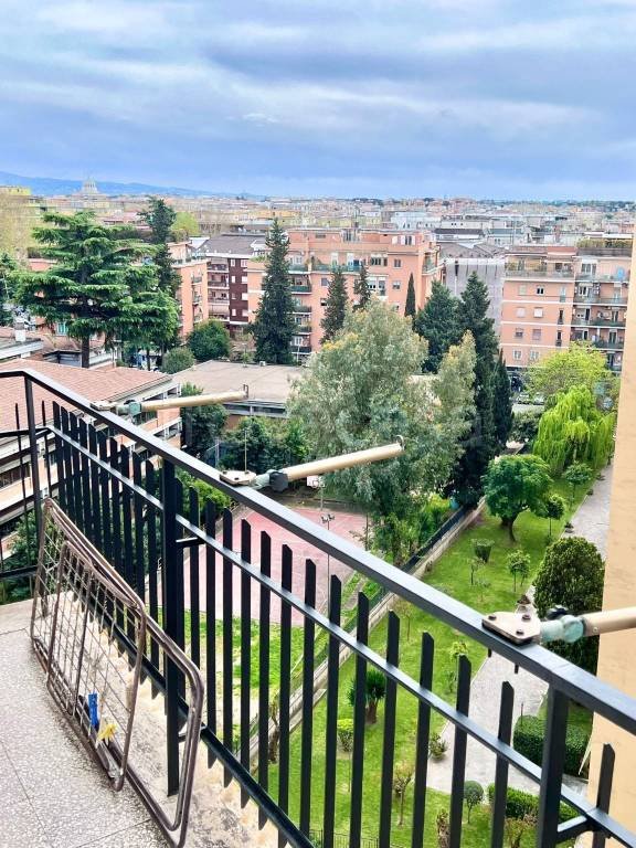 appartamento in vendita a Roma in zona Portuense