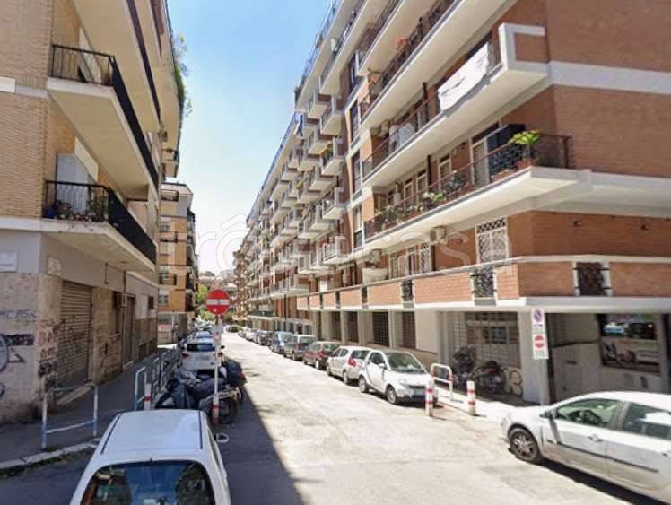 appartamento in vendita a Roma in zona Tuscolano