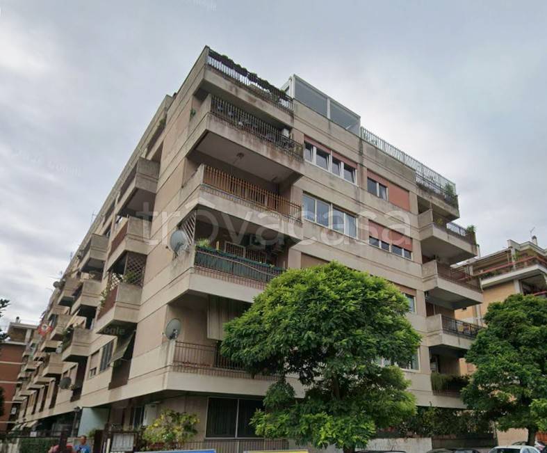 appartamento in vendita a Roma in zona Ostia