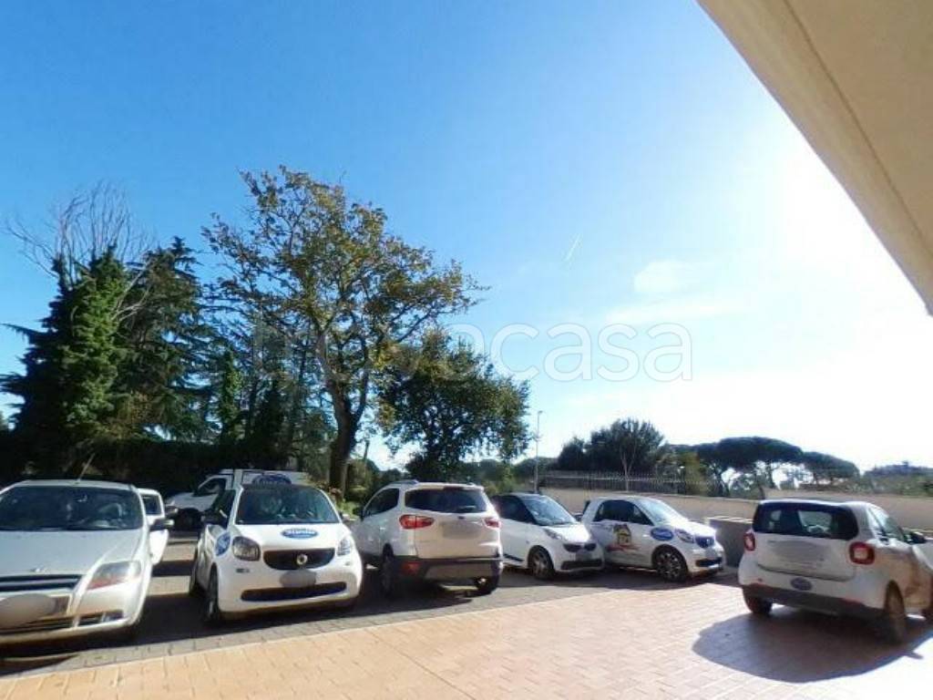 appartamento in vendita a Roma in zona Selva Candida