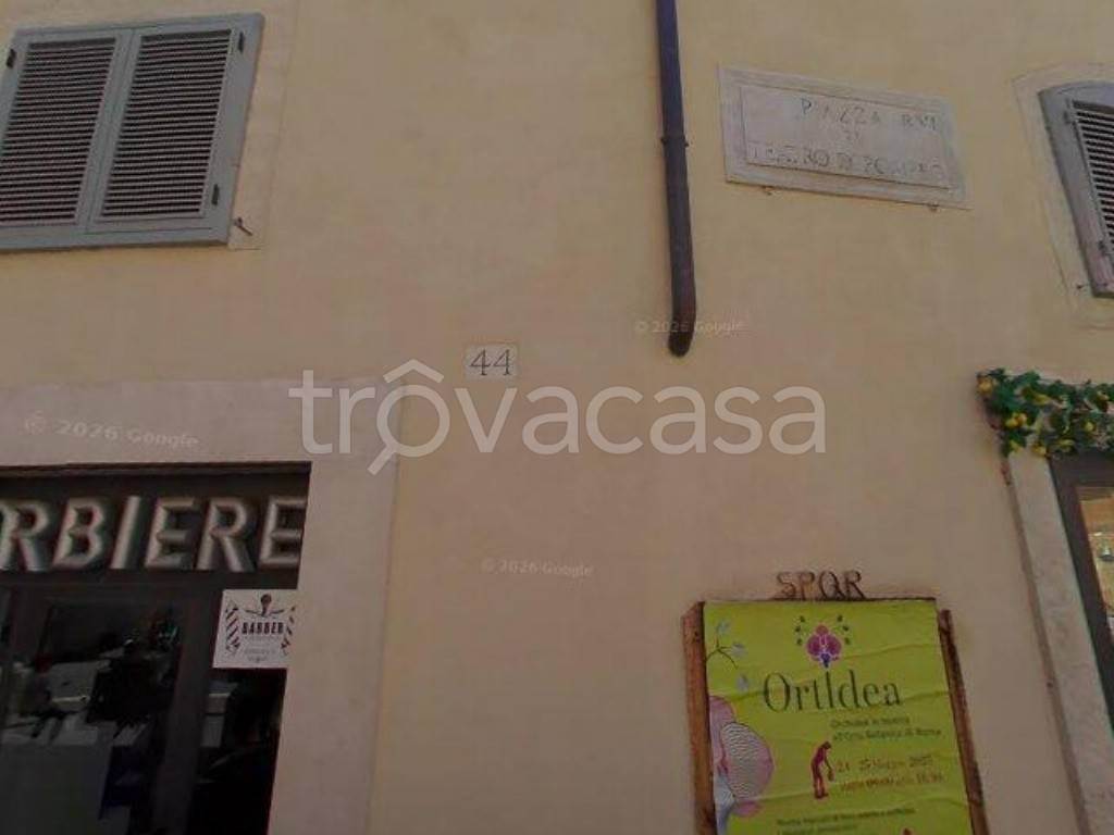 appartamento in vendita a Roma in zona Rione Regola