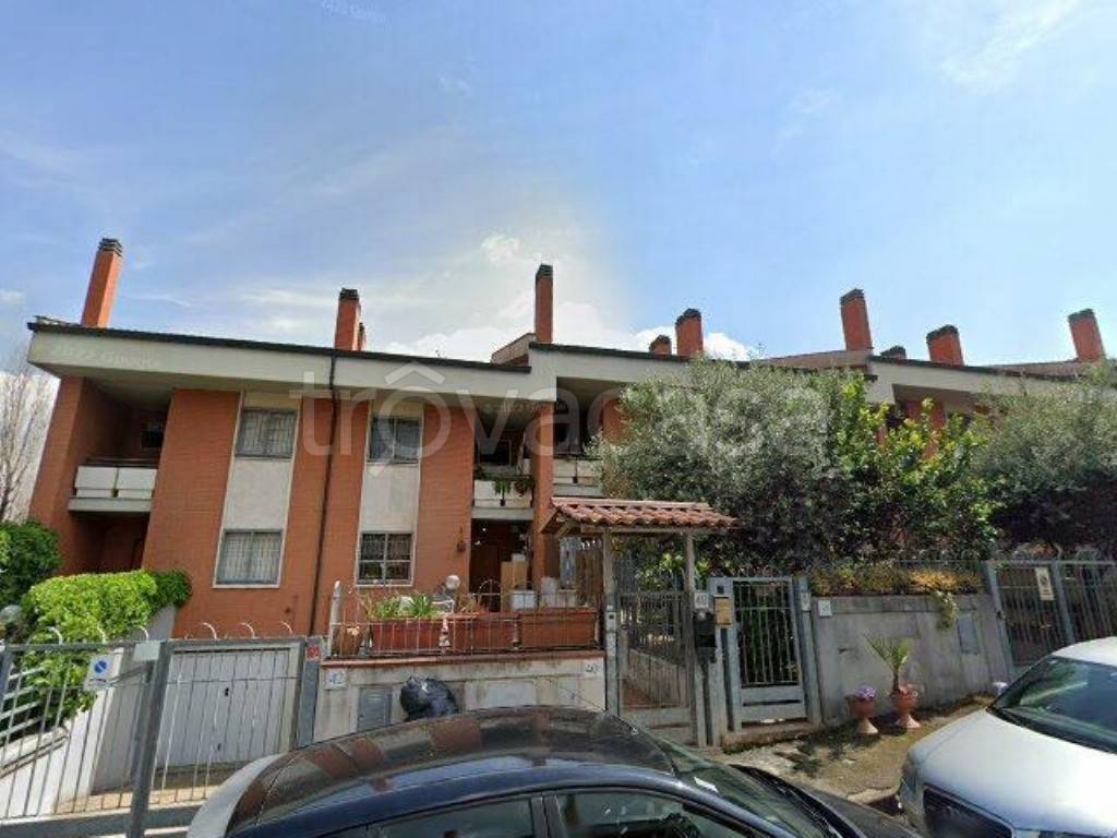 casa indipendente in vendita a Roma in zona Lunghezza