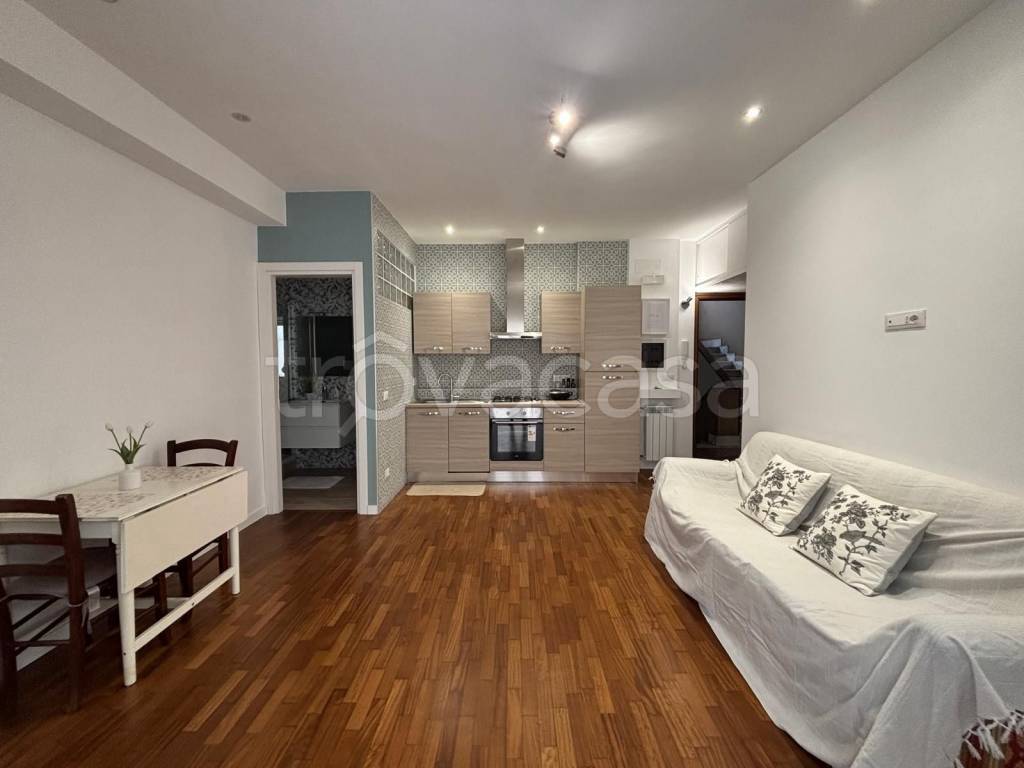 appartamento in vendita a Roma in zona Colle del Sole