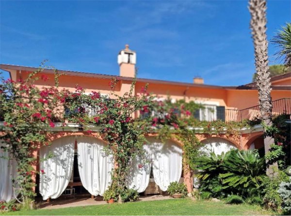 casa indipendente in vendita a Roma in zona Massimina/Casal Lumbroso