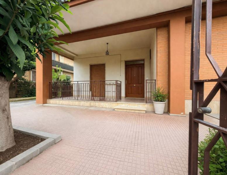 appartamento in vendita a Roma in zona Finocchio