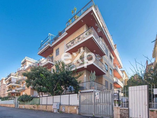 appartamento in vendita a Roma in zona Ostia