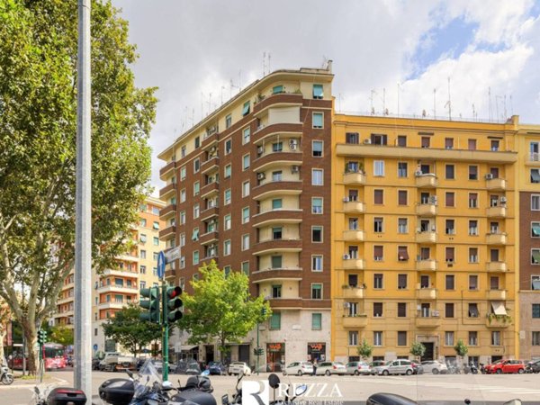 appartamento in vendita a Roma in zona Della Vittoria